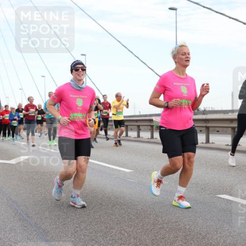 03.10.2025 - Köhlbrandbrückenlauf Lena Gebhardt http://msf.ph/oto/9196829 03.10.2025 15:29:05 Position 1  meine-sportfotos.de