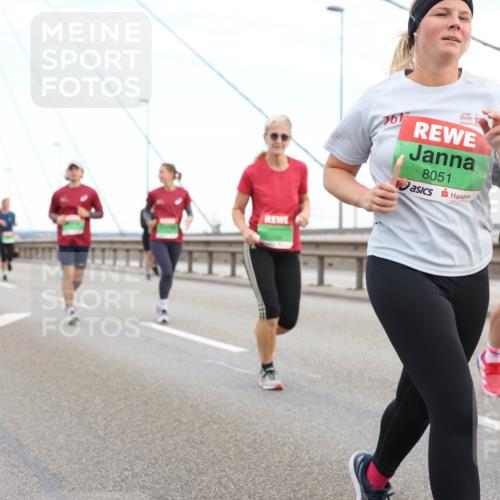 03.10.2025 - Köhlbrandbrückenlauf Lena Gebhardt http://msf.ph/oto/9196892 03.10.2025 15:29:21 Position 1 361, 8051 meine-sportfotos.de