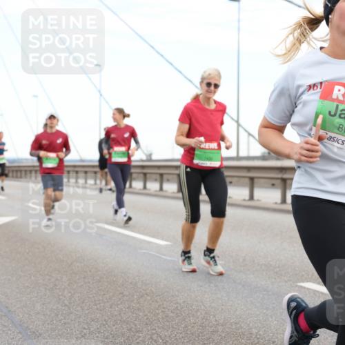 03.10.2025 - Köhlbrandbrückenlauf Lena Gebhardt http://msf.ph/oto/9196894 03.10.2025 15:29:21 Position 1 361, 8051 meine-sportfotos.de