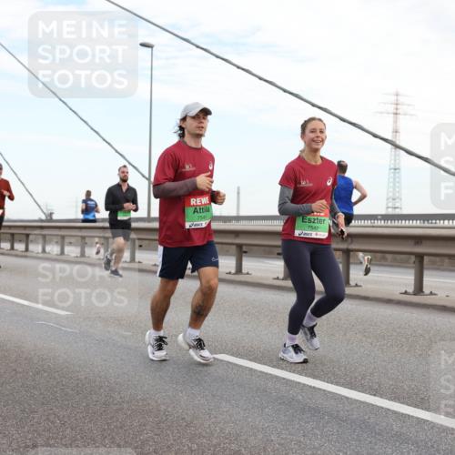 03.10.2025 - Köhlbrandbrückenlauf Lena Gebhardt http://msf.ph/oto/9196907 03.10.2025 15:29:23 Position 1 7541, 7542 meine-sportfotos.de
