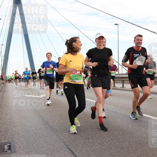 03.10.2025 - Köhlbrandbrückenlauf Lena Gebhardt http://msf.ph/oto/9196947 03.10.2025 15:29:32 Position 1 7886 meine-sportfotos.de