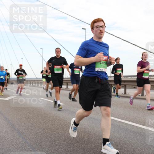 03.10.2025 - Köhlbrandbrückenlauf Lena Gebhardt http://msf.ph/oto/9196955 03.10.2025 15:29:33 Position 1 7325 meine-sportfotos.de