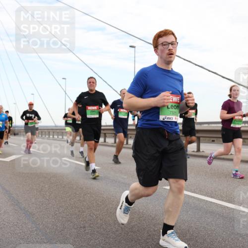 03.10.2025 - Köhlbrandbrückenlauf Lena Gebhardt http://msf.ph/oto/9196956 03.10.2025 15:29:34 Position 1 7325 meine-sportfotos.de