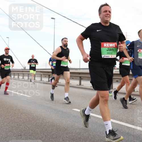 03.10.2025 - Köhlbrandbrückenlauf Lena Gebhardt http://msf.ph/oto/9196961 03.10.2025 15:29:35 Position 1 8832, 7594 meine-sportfotos.de