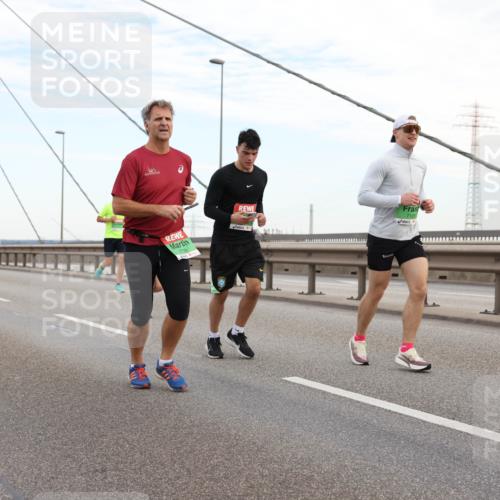 03.10.2025 - Köhlbrandbrückenlauf Lena Gebhardt http://msf.ph/oto/9196983 03.10.2025 15:29:40 Position 1 7739, 7126, 111 meine-sportfotos.de