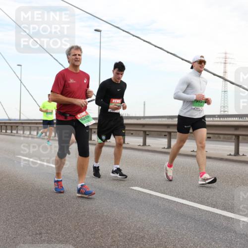 03.10.2025 - Köhlbrandbrückenlauf Lena Gebhardt http://msf.ph/oto/9196984 03.10.2025 15:29:40 Position 1 7739, 7126 meine-sportfotos.de