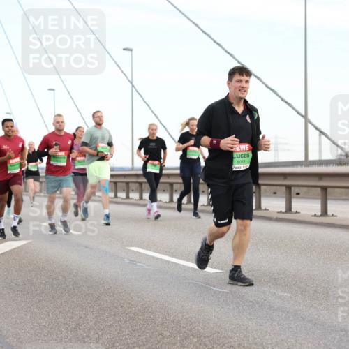03.10.2025 - Köhlbrandbrückenlauf Lena Gebhardt http://msf.ph/oto/9197054 03.10.2025 15:29:57 Position 1 8063, 116 meine-sportfotos.de