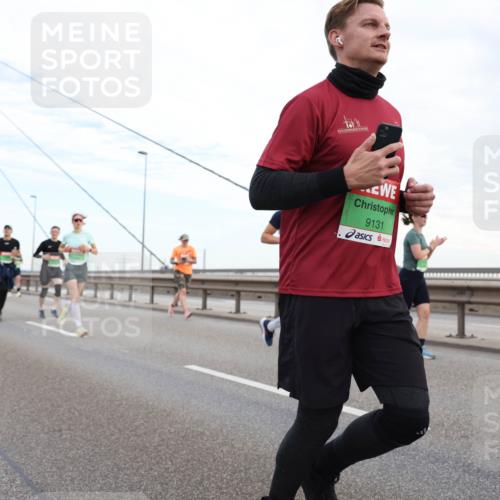 03.10.2025 - Köhlbrandbrückenlauf Lena Gebhardt http://msf.ph/oto/9197098 03.10.2025 15:30:07 Position 1 9131 meine-sportfotos.de