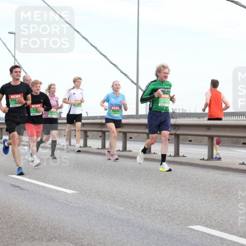 03.10.2025 - Köhlbrandbrückenlauf Lena Gebhardt http://msf.ph/oto/9197117 03.10.2025 15:30:11 Position 1 8763, 9731 meine-sportfotos.de