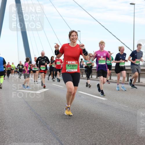 03.10.2025 - Köhlbrandbrückenlauf Lena Gebhardt http://msf.ph/oto/9197161 03.10.2025 15:30:19 Position 1 9425 meine-sportfotos.de