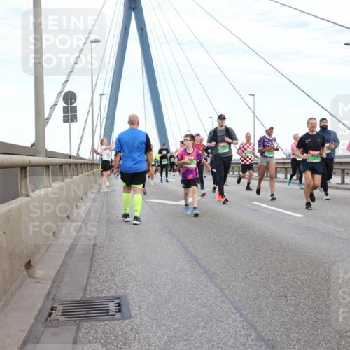 03.10.2025 - Köhlbrandbrückenlauf Lena Gebhardt http://msf.ph/oto/9197183 03.10.2025 15:30:24 Position 1  meine-sportfotos.de