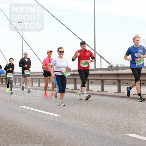 03.10.2025 - Köhlbrandbrückenlauf Lena Gebhardt http://msf.ph/oto/9197353 03.10.2025 15:31:01 Position 1 7291 meine-sportfotos.de