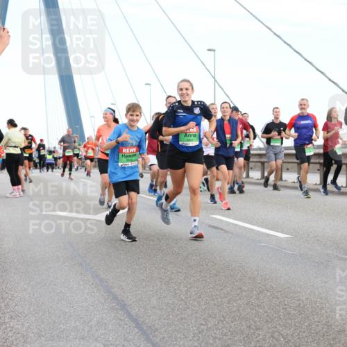 03.10.2025 - Köhlbrandbrückenlauf Lena Gebhardt http://msf.ph/oto/9197442 03.10.2025 15:31:20 Position 1 8864, 7591 meine-sportfotos.de