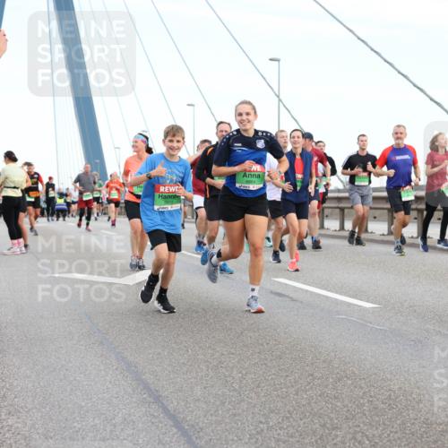 03.10.2025 - Köhlbrandbrückenlauf Lena Gebhardt http://msf.ph/oto/9197443 03.10.2025 15:31:20 Position 1 8864, 7591 meine-sportfotos.de