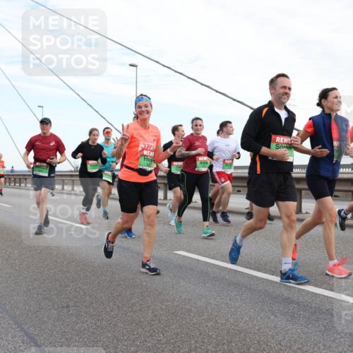 03.10.2025 - Köhlbrandbrückenlauf Lena Gebhardt http://msf.ph/oto/9197464 03.10.2025 15:31:23 Position 1 93 meine-sportfotos.de