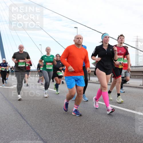 03.10.2025 - Köhlbrandbrückenlauf Lena Gebhardt http://msf.ph/oto/9197540 03.10.2025 15:31:38 Position 1 7315 meine-sportfotos.de