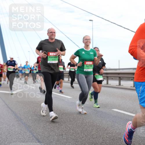 03.10.2025 - Köhlbrandbrückenlauf Lena Gebhardt http://msf.ph/oto/9197544 03.10.2025 15:31:39 Position 1 8816 meine-sportfotos.de