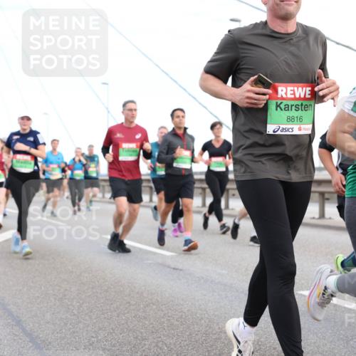 03.10.2025 - Köhlbrandbrückenlauf Lena Gebhardt http://msf.ph/oto/9197549 03.10.2025 15:31:39 Position 1 8816, 8815 meine-sportfotos.de