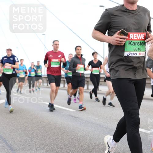 03.10.2025 - Köhlbrandbrückenlauf Lena Gebhardt http://msf.ph/oto/9197550 03.10.2025 15:31:40 Position 1 8816, 88 meine-sportfotos.de