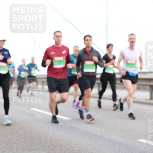 03.10.2025 - Köhlbrandbrückenlauf Lena Gebhardt http://msf.ph/oto/9197553 03.10.2025 15:31:40 Position 1  meine-sportfotos.de