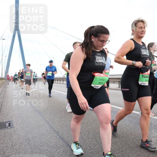 03.10.2025 - Köhlbrandbrückenlauf Lena Gebhardt http://msf.ph/oto/9197648 03.10.2025 15:31:58 Position 1 9691, 944 meine-sportfotos.de