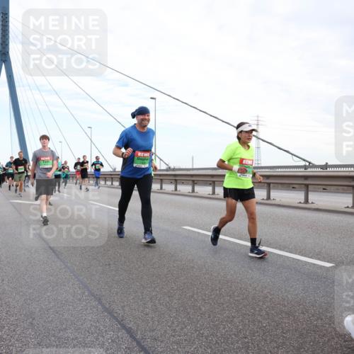 03.10.2025 - Köhlbrandbrückenlauf Lena Gebhardt http://msf.ph/oto/9197654 03.10.2025 15:31:59 Position 1 7478 meine-sportfotos.de