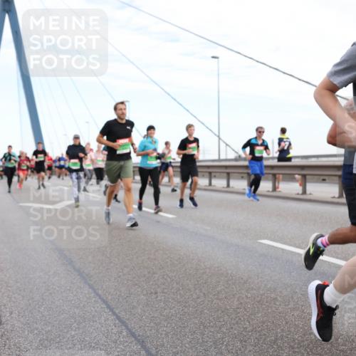 03.10.2025 - Köhlbrandbrückenlauf Lena Gebhardt http://msf.ph/oto/9197669 03.10.2025 15:32:02 Position 1 9519 meine-sportfotos.de