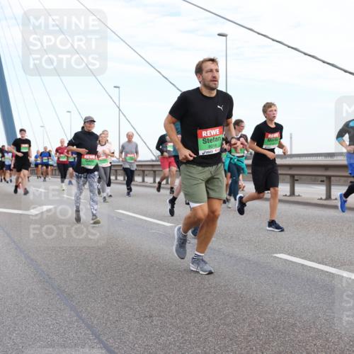 03.10.2025 - Köhlbrandbrückenlauf Lena Gebhardt http://msf.ph/oto/9197672 03.10.2025 15:32:03 Position 1 8018 meine-sportfotos.de
