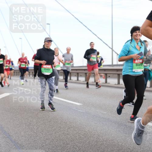 03.10.2025 - Köhlbrandbrückenlauf Lena Gebhardt http://msf.ph/oto/9197677 03.10.2025 15:32:03 Position 1 8161, 8018 meine-sportfotos.de