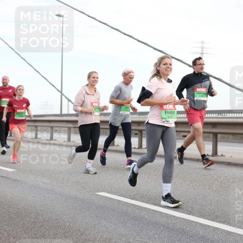 03.10.2025 - Köhlbrandbrückenlauf Lena Gebhardt http://msf.ph/oto/9197689 03.10.2025 15:32:06 Position 1 7919, 8700 meine-sportfotos.de