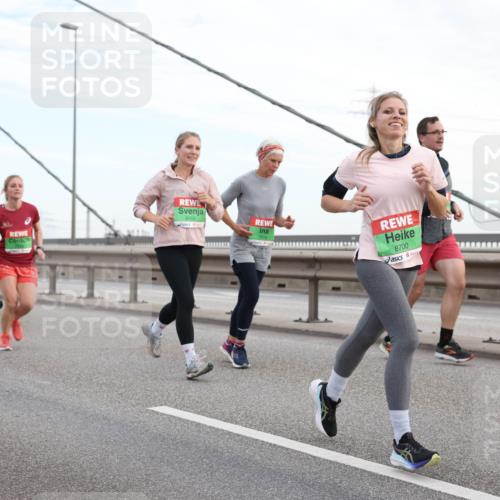 03.10.2025 - Köhlbrandbrückenlauf Lena Gebhardt http://msf.ph/oto/9197690 03.10.2025 15:32:06 Position 1 8056, 8700 meine-sportfotos.de