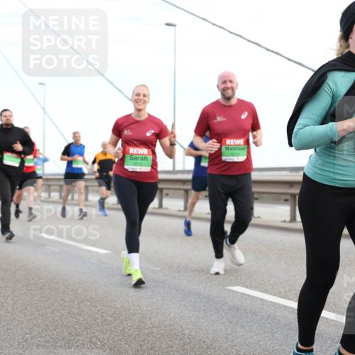 03.10.2025 - Köhlbrandbrückenlauf Lena Gebhardt http://msf.ph/oto/9197700 03.10.2025 15:32:08 Position 1 8215, 7544 meine-sportfotos.de