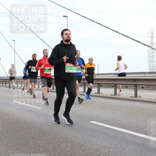 03.10.2025 - Köhlbrandbrückenlauf Lena Gebhardt http://msf.ph/oto/9197712 03.10.2025 15:32:10 Position 1 8157 meine-sportfotos.de