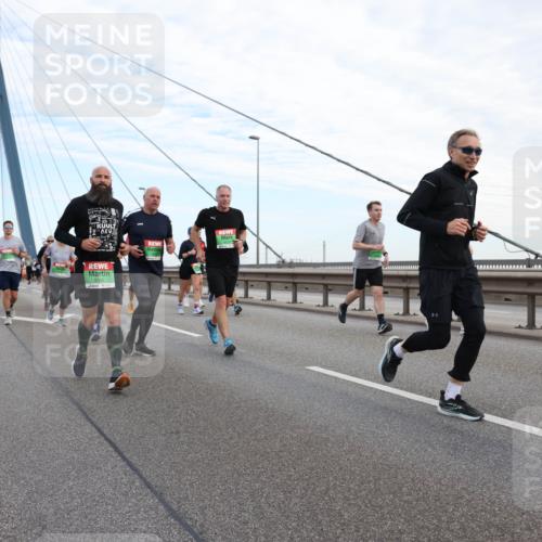 03.10.2025 - Köhlbrandbrückenlauf Lena Gebhardt http://msf.ph/oto/9197742 03.10.2025 15:32:15 Position 1  meine-sportfotos.de