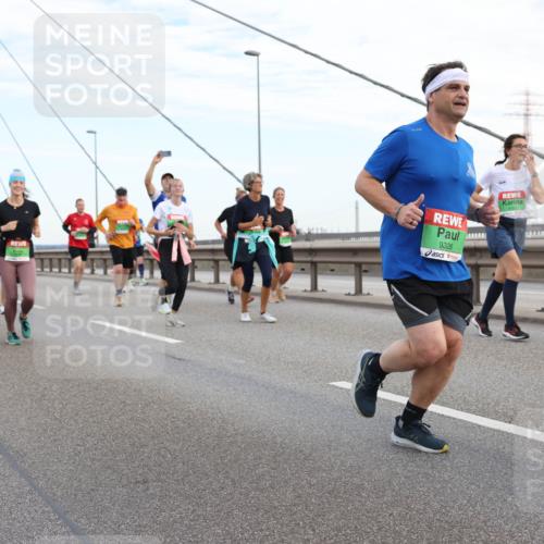 03.10.2025 - Köhlbrandbrückenlauf Lena Gebhardt http://msf.ph/oto/9197781 03.10.2025 15:32:21 Position 1 9326 meine-sportfotos.de