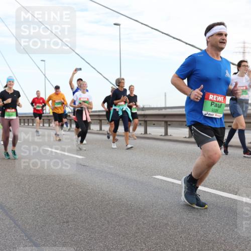 03.10.2025 - Köhlbrandbrückenlauf Lena Gebhardt http://msf.ph/oto/9197782 03.10.2025 15:32:21 Position 1 9326 meine-sportfotos.de