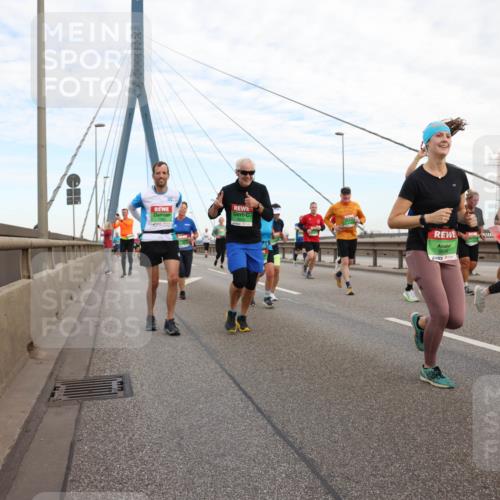 03.10.2025 - Köhlbrandbrückenlauf Lena Gebhardt http://msf.ph/oto/9197789 03.10.2025 15:32:23 Position 1 7383, 9686 meine-sportfotos.de