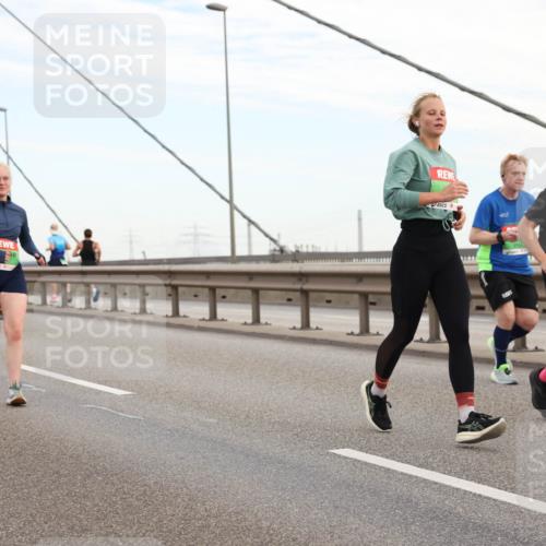 03.10.2025 - Köhlbrandbrückenlauf Lena Gebhardt http://msf.ph/oto/9197813 03.10.2025 15:32:27 Position 1 1177, 8246 meine-sportfotos.de