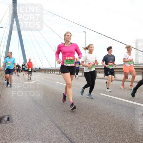 03.10.2025 - Köhlbrandbrückenlauf Lena Gebhardt http://msf.ph/oto/9197848 03.10.2025 15:32:34 Position 1 819, 8895 meine-sportfotos.de