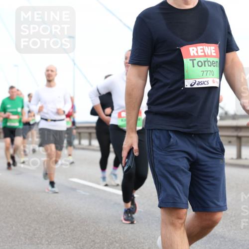 03.10.2025 - Köhlbrandbrückenlauf Lena Gebhardt http://msf.ph/oto/9197895 03.10.2025 15:32:47 Position 1 7770 meine-sportfotos.de