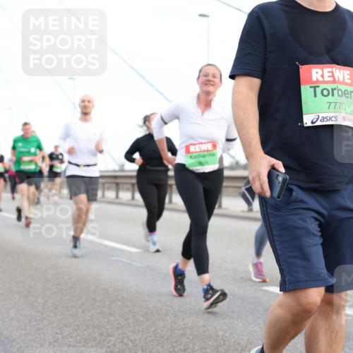 03.10.2025 - Köhlbrandbrückenlauf Lena Gebhardt http://msf.ph/oto/9197896 03.10.2025 15:32:47 Position 1 7770 meine-sportfotos.de
