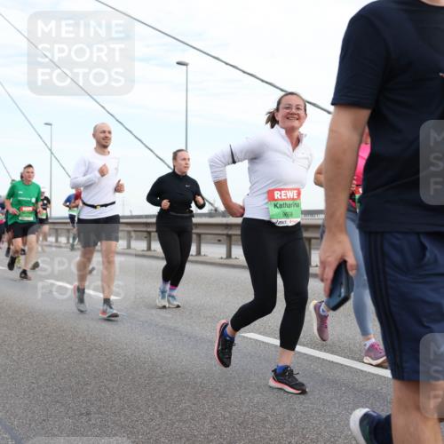 03.10.2025 - Köhlbrandbrückenlauf Lena Gebhardt http://msf.ph/oto/9197899 03.10.2025 15:32:48 Position 1 9658, 777 meine-sportfotos.de