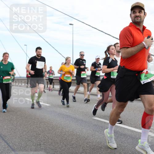 03.10.2025 - Köhlbrandbrückenlauf Lena Gebhardt http://msf.ph/oto/9197921 03.10.2025 15:32:52 Position 1 9608 meine-sportfotos.de
