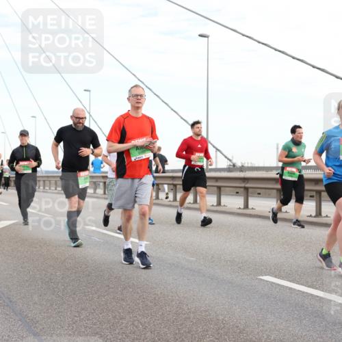 03.10.2025 - Köhlbrandbrückenlauf Lena Gebhardt http://msf.ph/oto/9197969 03.10.2025 15:33:01 Position 1 8460, 7840 meine-sportfotos.de