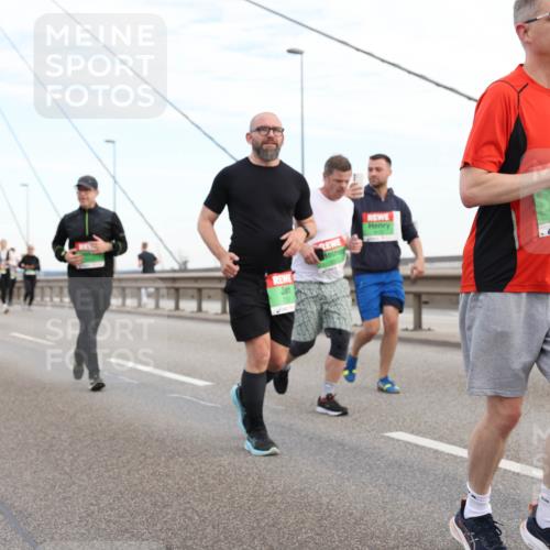03.10.2025 - Köhlbrandbrückenlauf Lena Gebhardt http://msf.ph/oto/9197977 03.10.2025 15:33:02 Position 1 8460 meine-sportfotos.de