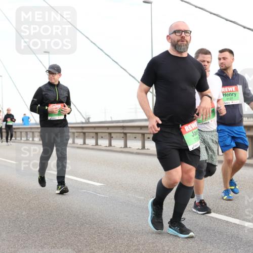 03.10.2025 - Köhlbrandbrückenlauf Lena Gebhardt http://msf.ph/oto/9197980 03.10.2025 15:33:03 Position 1 775, 8127 meine-sportfotos.de
