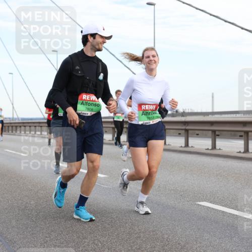 03.10.2025 - Köhlbrandbrückenlauf Lena Gebhardt http://msf.ph/oto/9198009 03.10.2025 15:33:09 Position 1 7808, 7853, 9741 meine-sportfotos.de