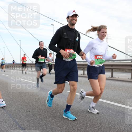 03.10.2025 - Köhlbrandbrückenlauf Lena Gebhardt http://msf.ph/oto/9198014 03.10.2025 15:33:10 Position 1 808, 7853 meine-sportfotos.de