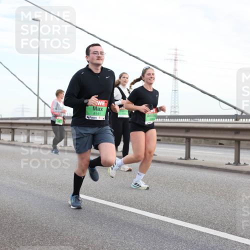 03.10.2025 - Köhlbrandbrückenlauf Lena Gebhardt http://msf.ph/oto/9198017 03.10.2025 15:33:10 Position 1 8141, 8155 meine-sportfotos.de