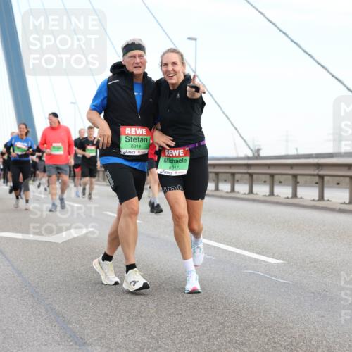03.10.2025 - Köhlbrandbrückenlauf Lena Gebhardt http://msf.ph/oto/9198054 03.10.2025 15:33:19 Position 1 8914, 8917 meine-sportfotos.de